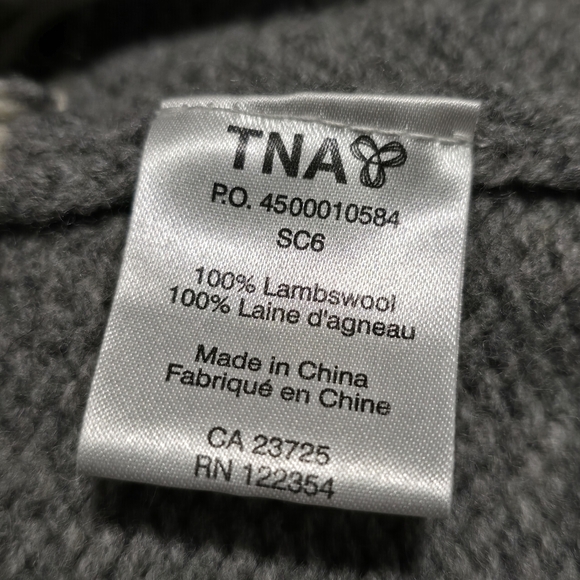 Size Large TNA Cowichan Lambswool Sweater From Aritzia. - Picture 4 of 5